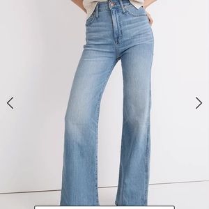 11" High-Rise Flare Jeans in Conwell Wash